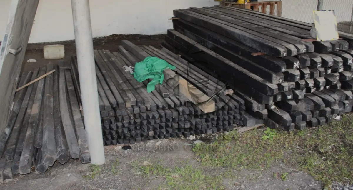 LOTE 279 - MATERIAL DIVERSO