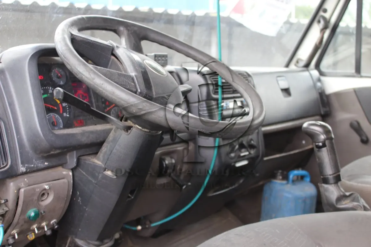 LOTE 123 - VEÍCULO  VW 13.190 - CAMINHÃO DE PINTURA