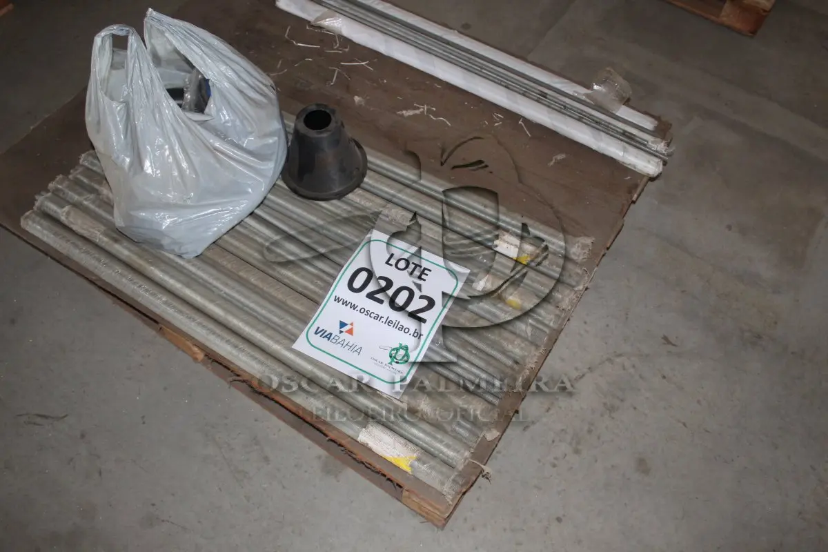 LOTE 202 - MATERIAL DIVERSO