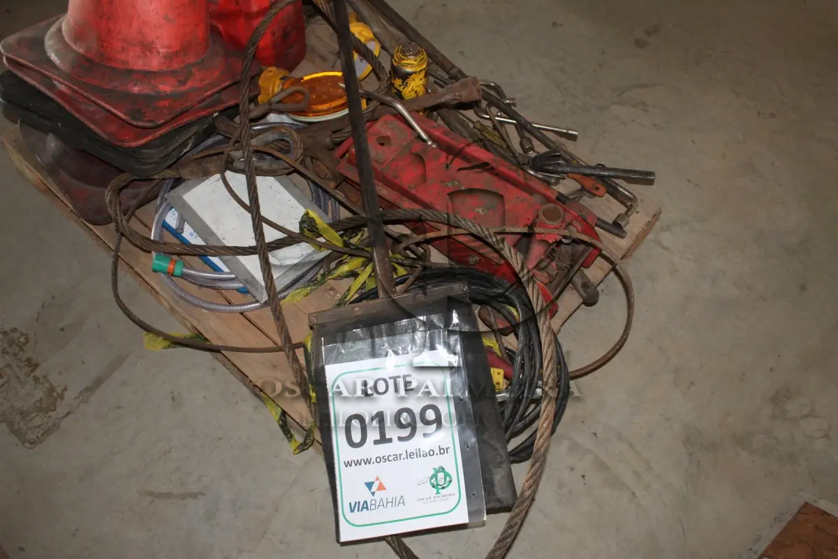 LOTE 199 - MATERIAL DIVERSO