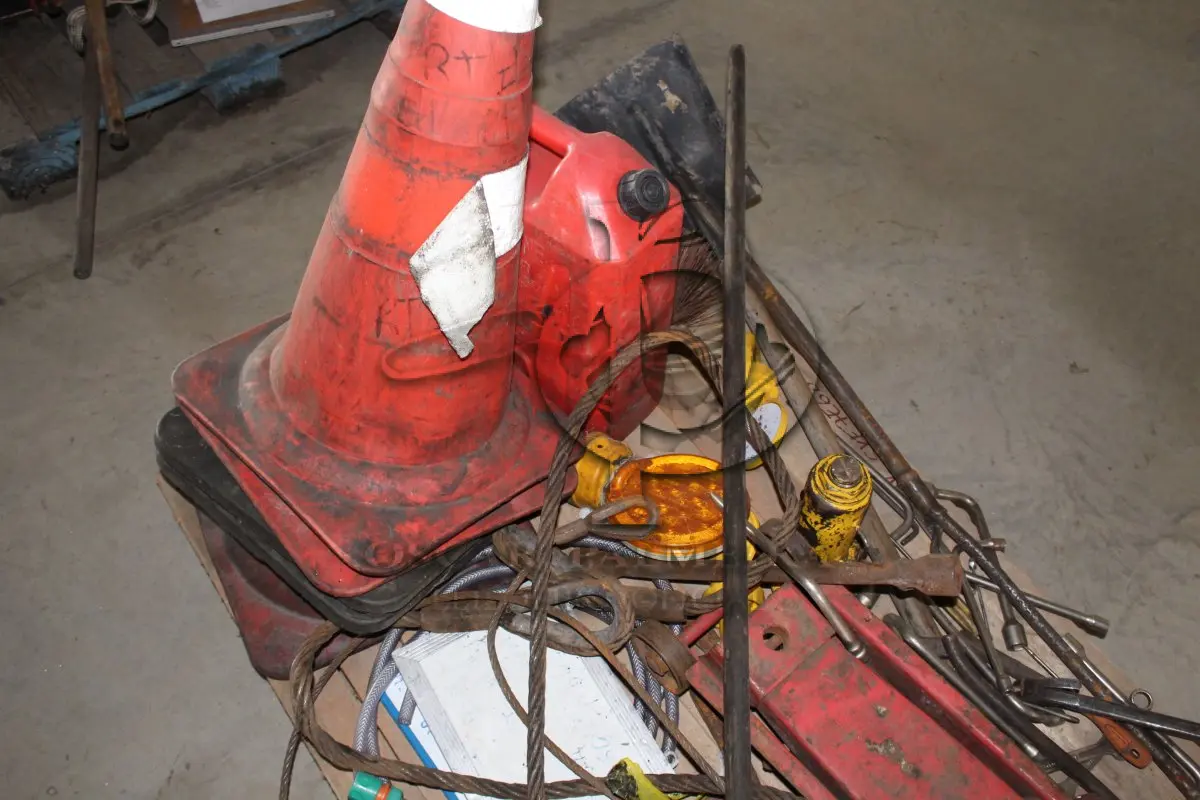 LOTE 199 - MATERIAL DIVERSO