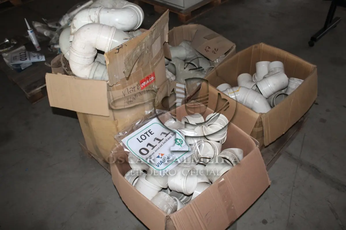 LOTE 111 - MATERIAL DIVERSO