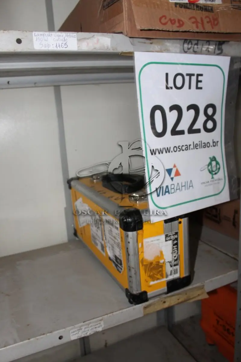 LOTE 228 - MATERIAL DIVERSO