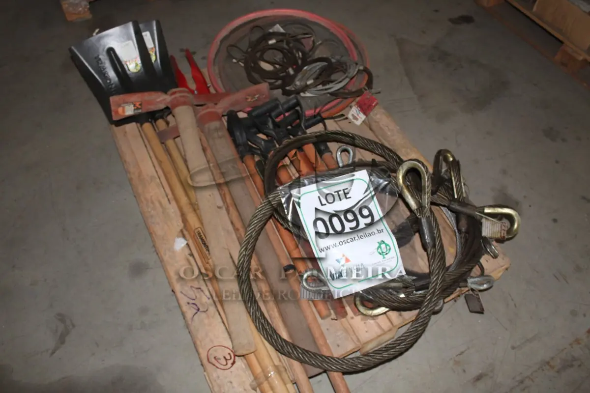 LOTE 099 - MATERIAL DIVERSO