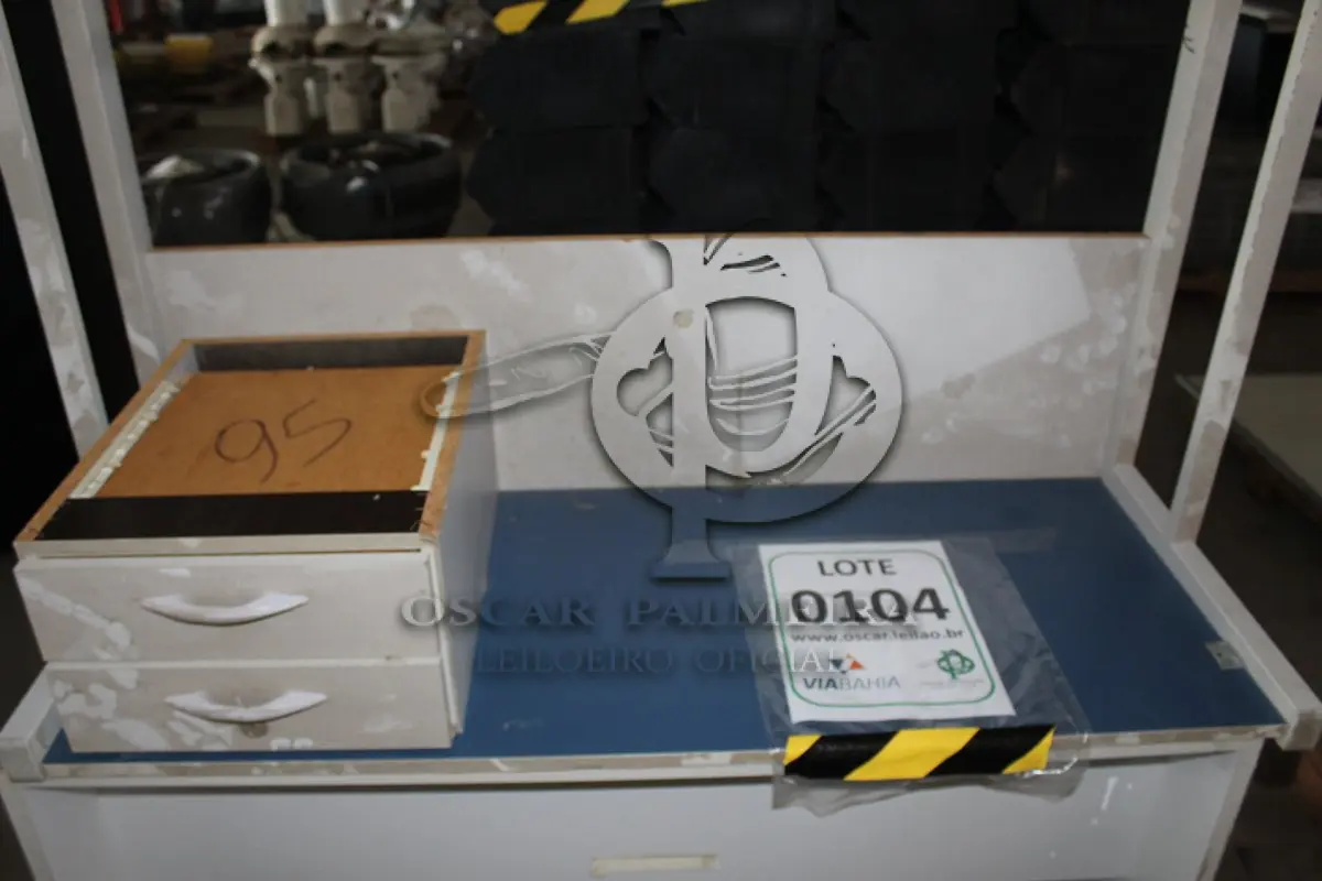 LOTE 104 - MATERIAL DIVERSO