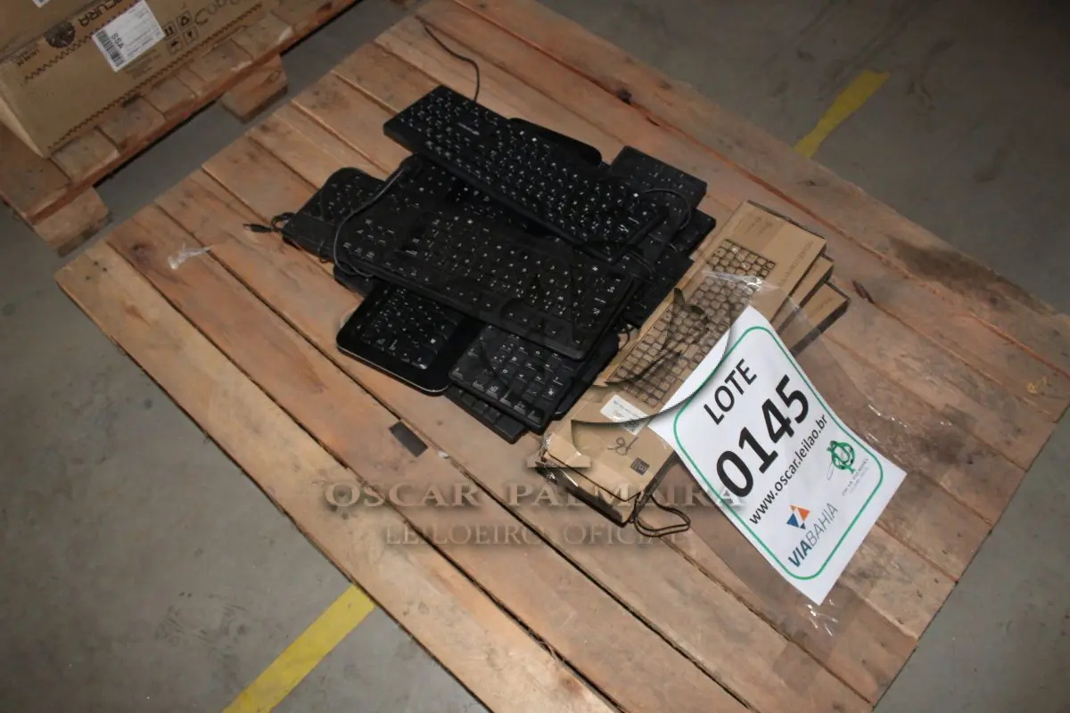 LOTE 145 - MATERIAL DIVERSO