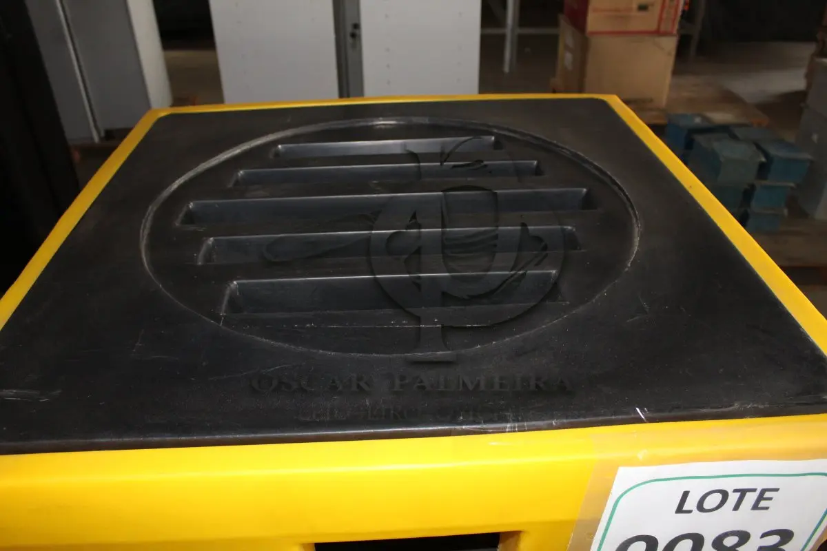 LOTE 083 - MATERIAL DIVERSO