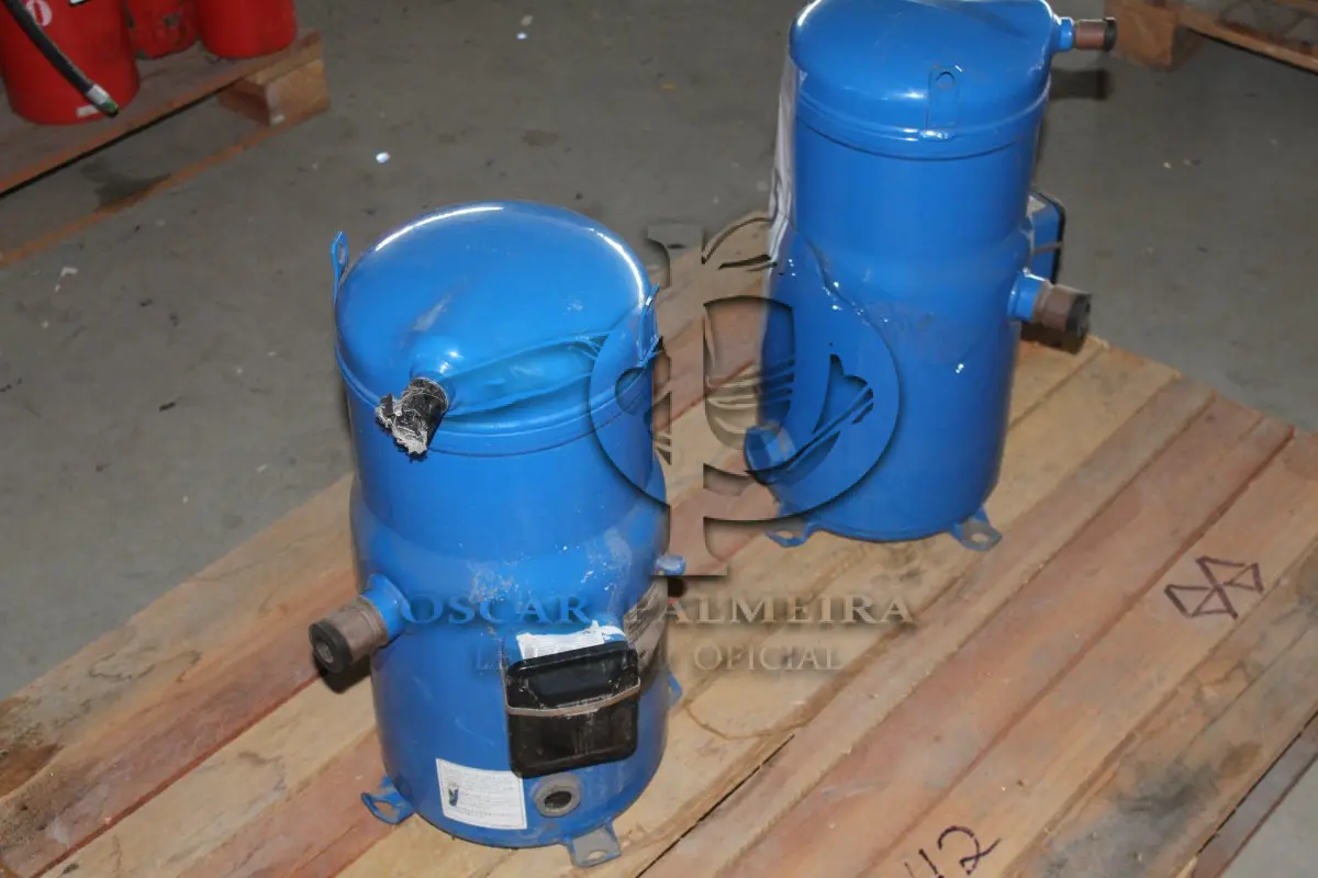 LOTE 075 - MATERIAL DIVERSO