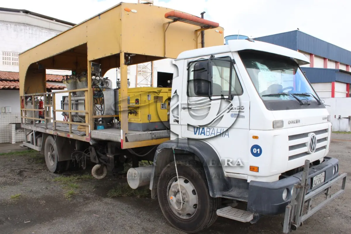 LOTE 124 - VEÍCULO  VW 13.190 - CAMINHÃO DE PINTURA