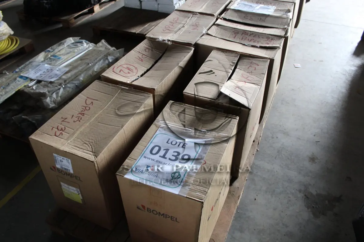 LOTE 139 - MATERIAL DIVERSO