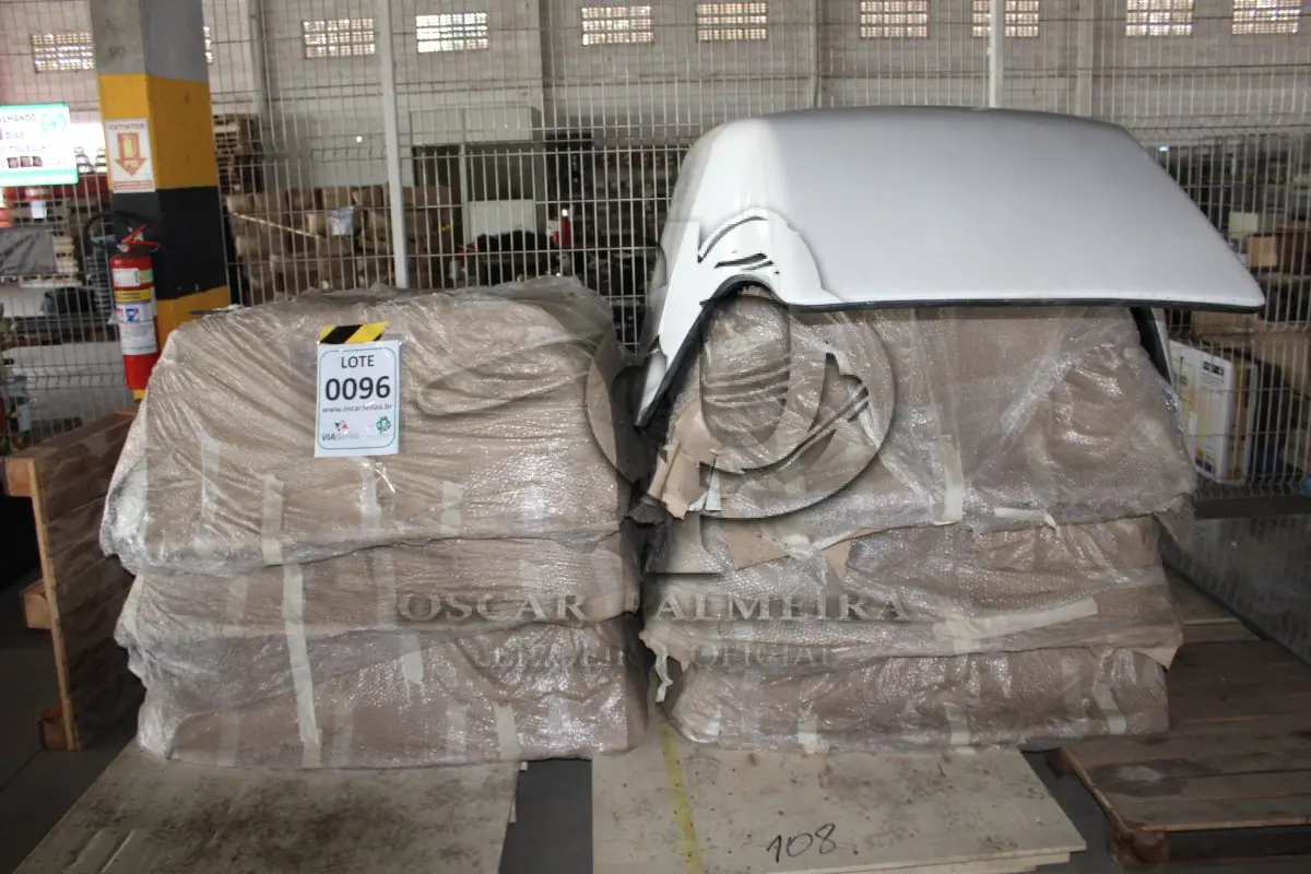 LOTE 096 - MATERIAL DIVERSO