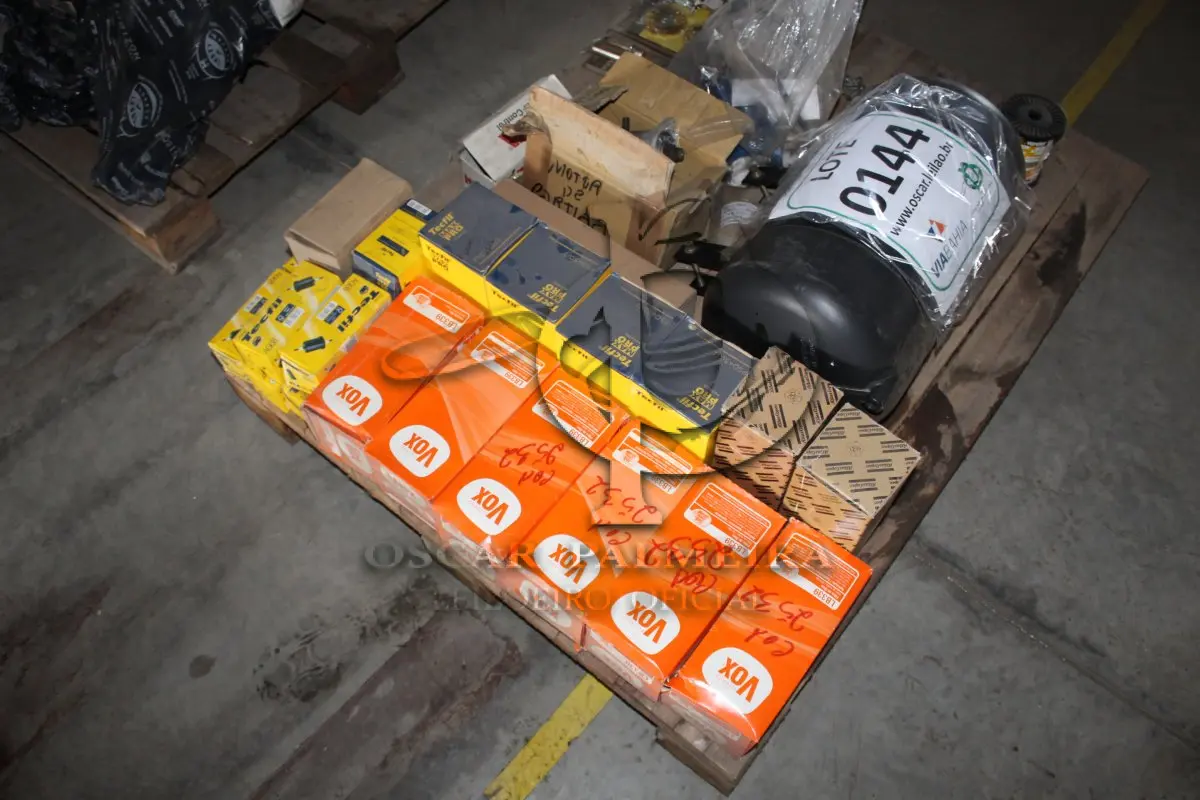 LOTE 144 - MATERIAL DIVERSO