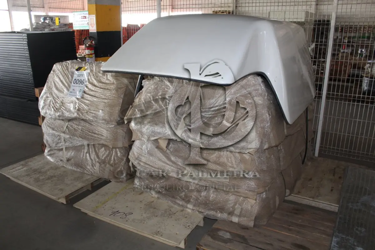 LOTE 096 - MATERIAL DIVERSO