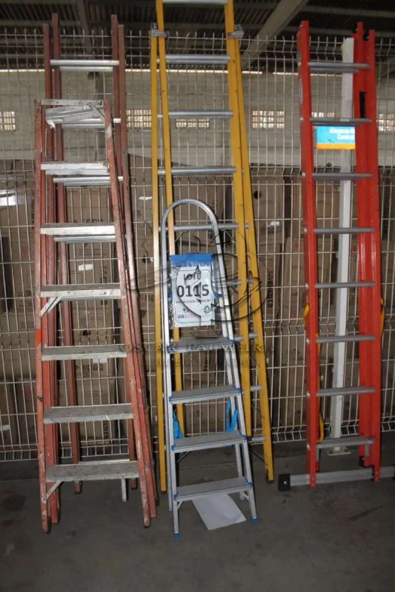 LOTE 115 - MATERIAL DIVERSO