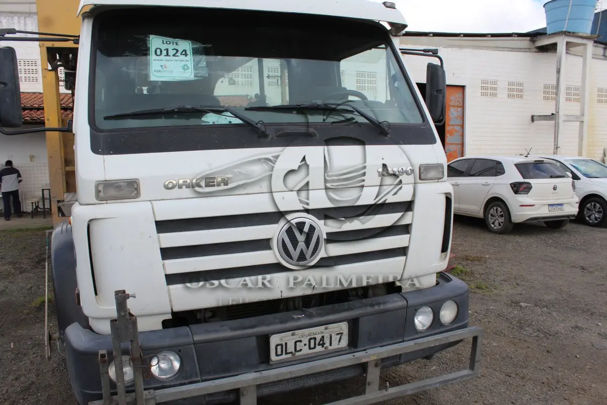 LOTE 124 - VEÍCULO  VW 13.190 - CAMINHÃO DE PINTURA