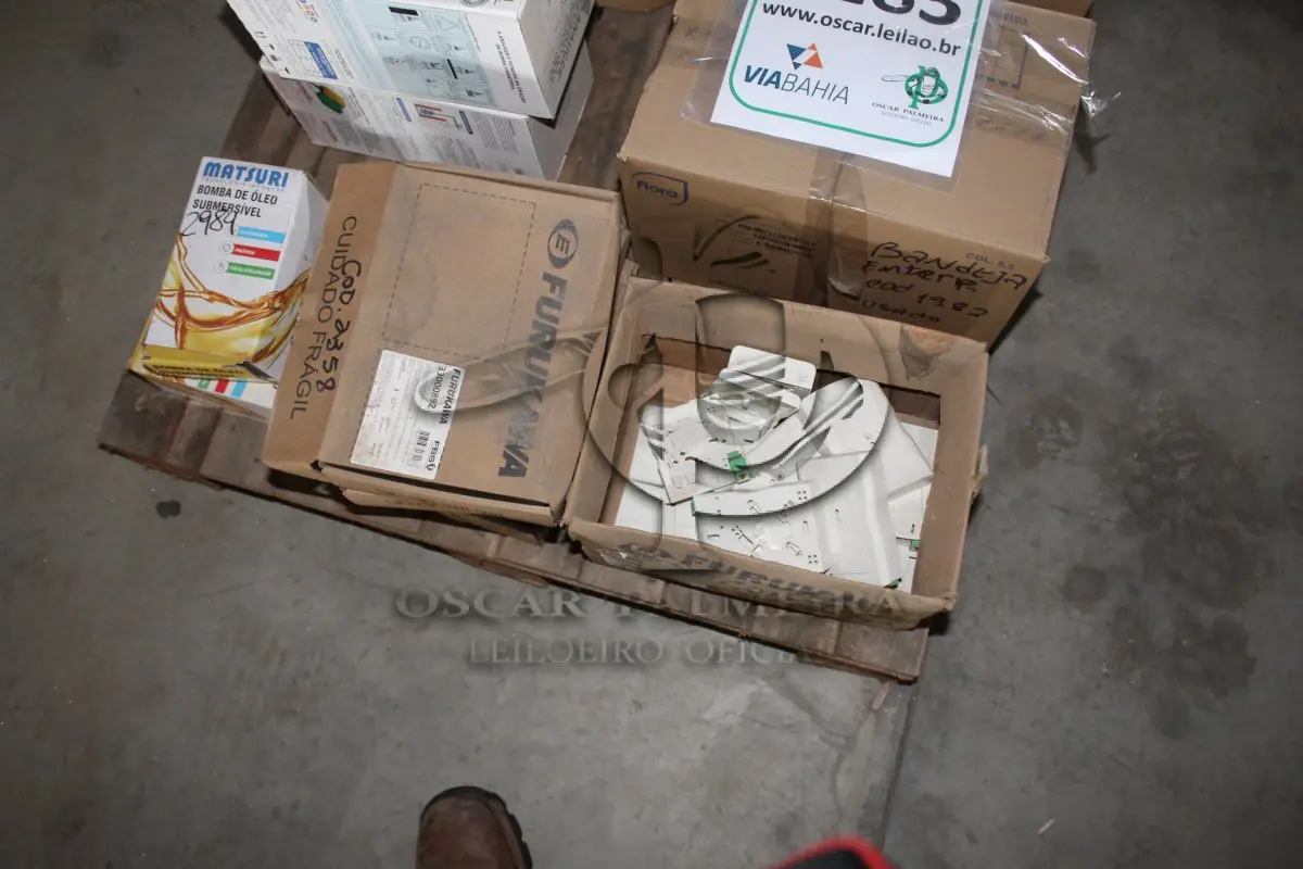 LOTE 183 - MATERIAL DIVERSO