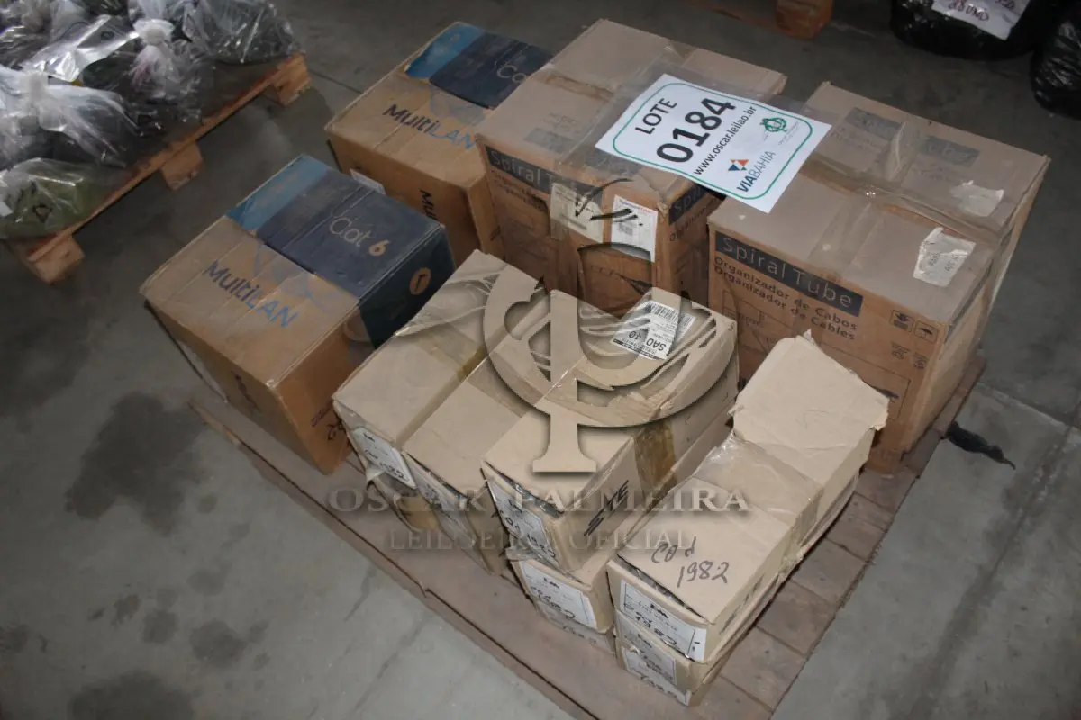 LOTE 184 - MATERIAL DIVERSO