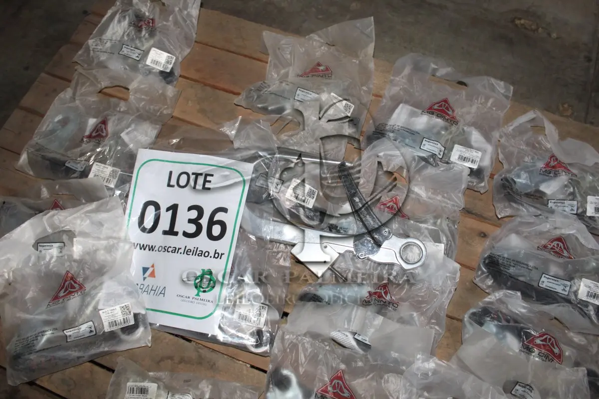 LOTE 136 - MATERIAL DIVERSO