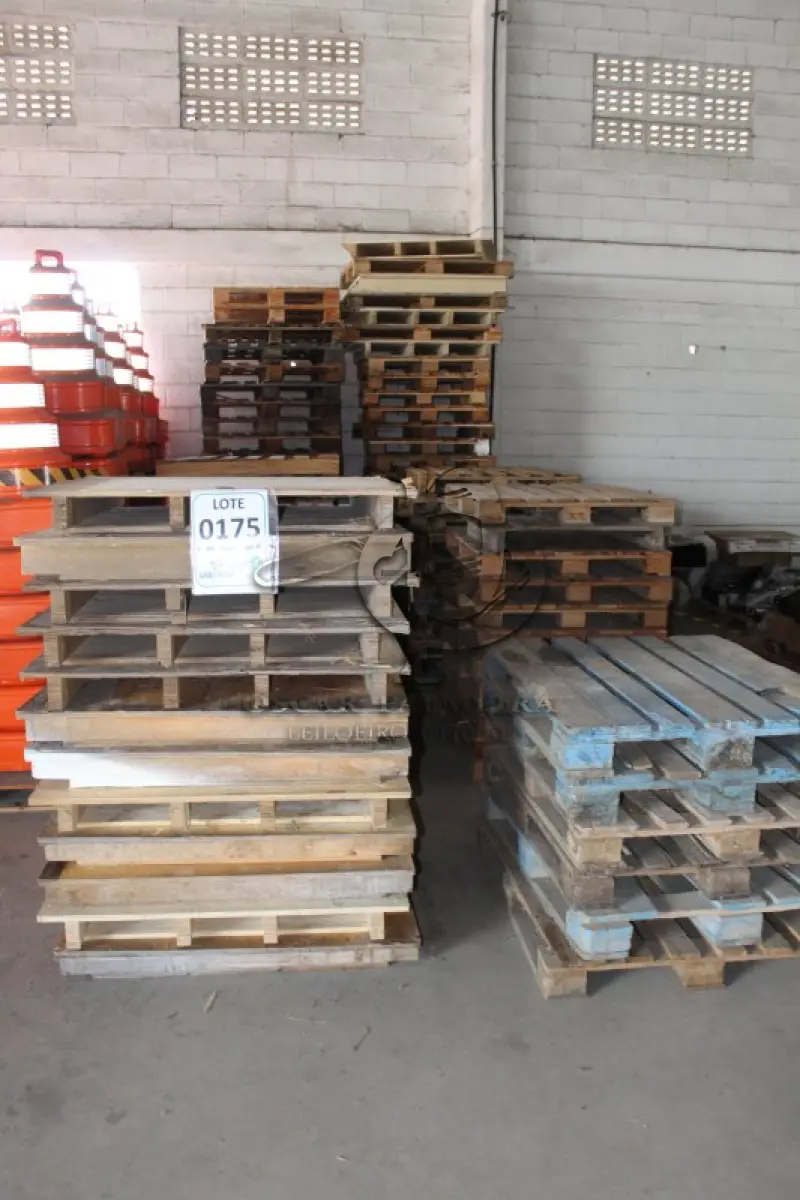 LOTE 175 - MATERIAL DIVERSO