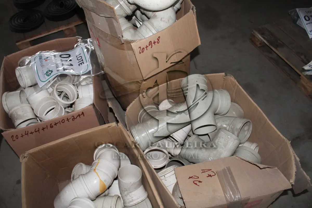 LOTE 111 - MATERIAL DIVERSO