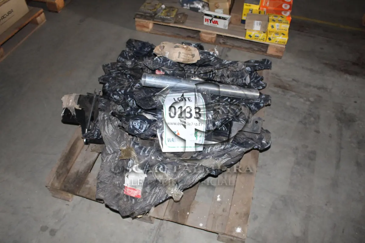 LOTE 133 - MATERIAL DIVERSO