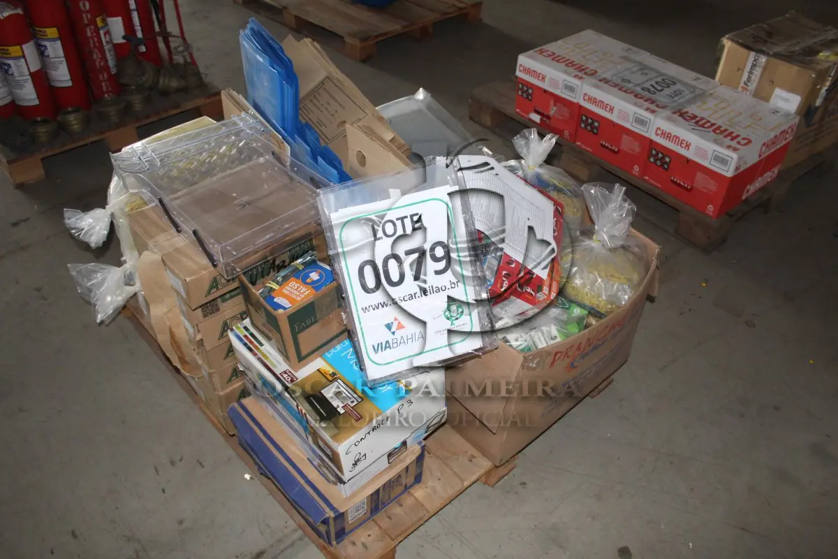 LOTE 079 - MATERIAL DIVERSO