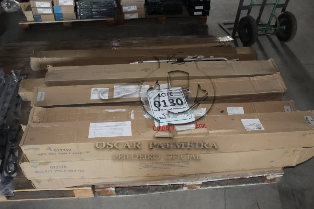 LOTE 130 - MATERIAL DIVERSO