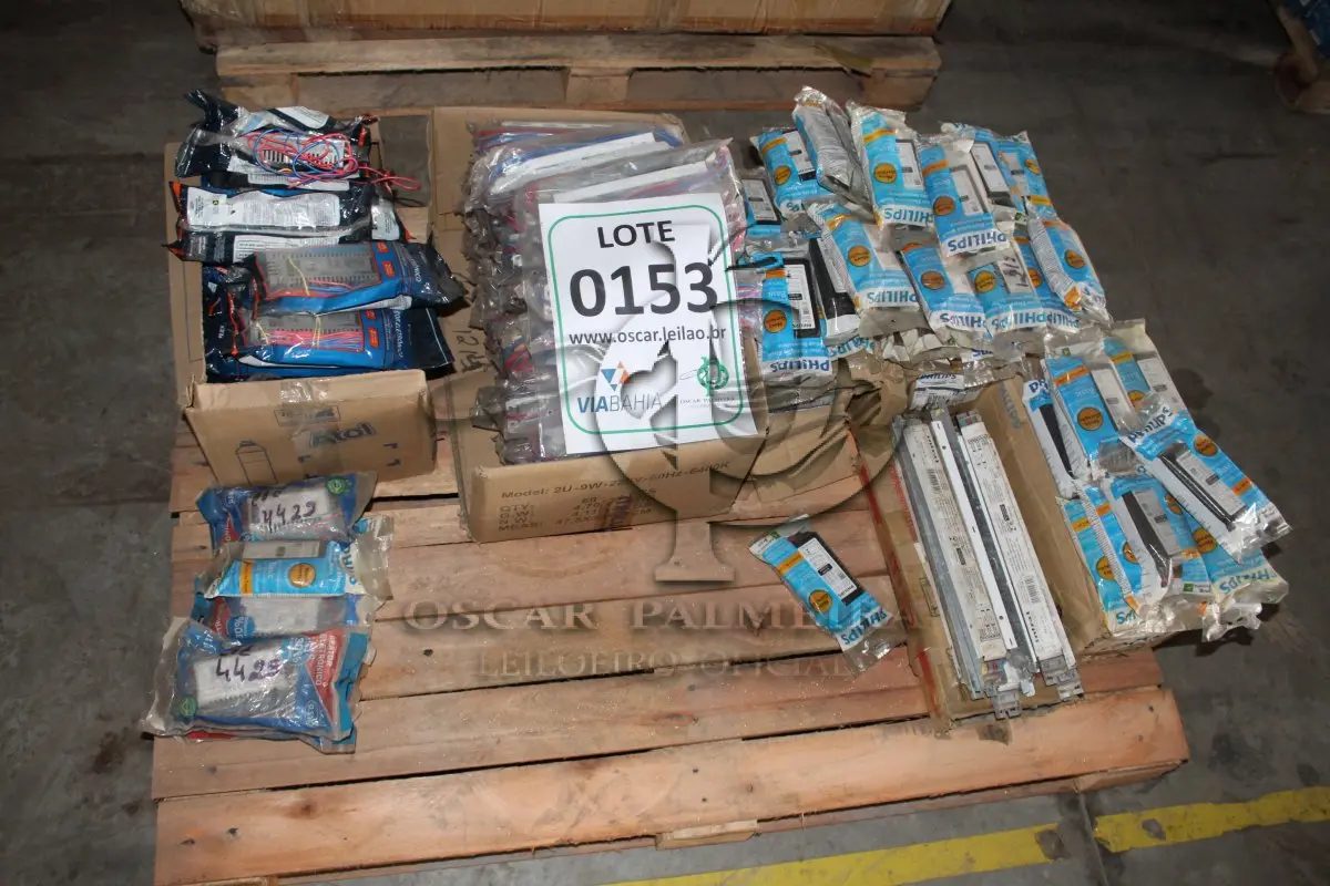 LOTE 153 - MATERIAL DIVERSO