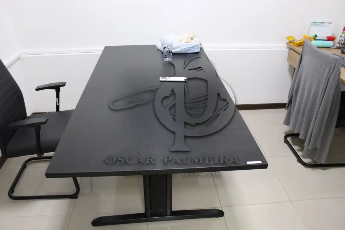 LOTE 0104 - MÓVEL DE ESCRITÓRIO