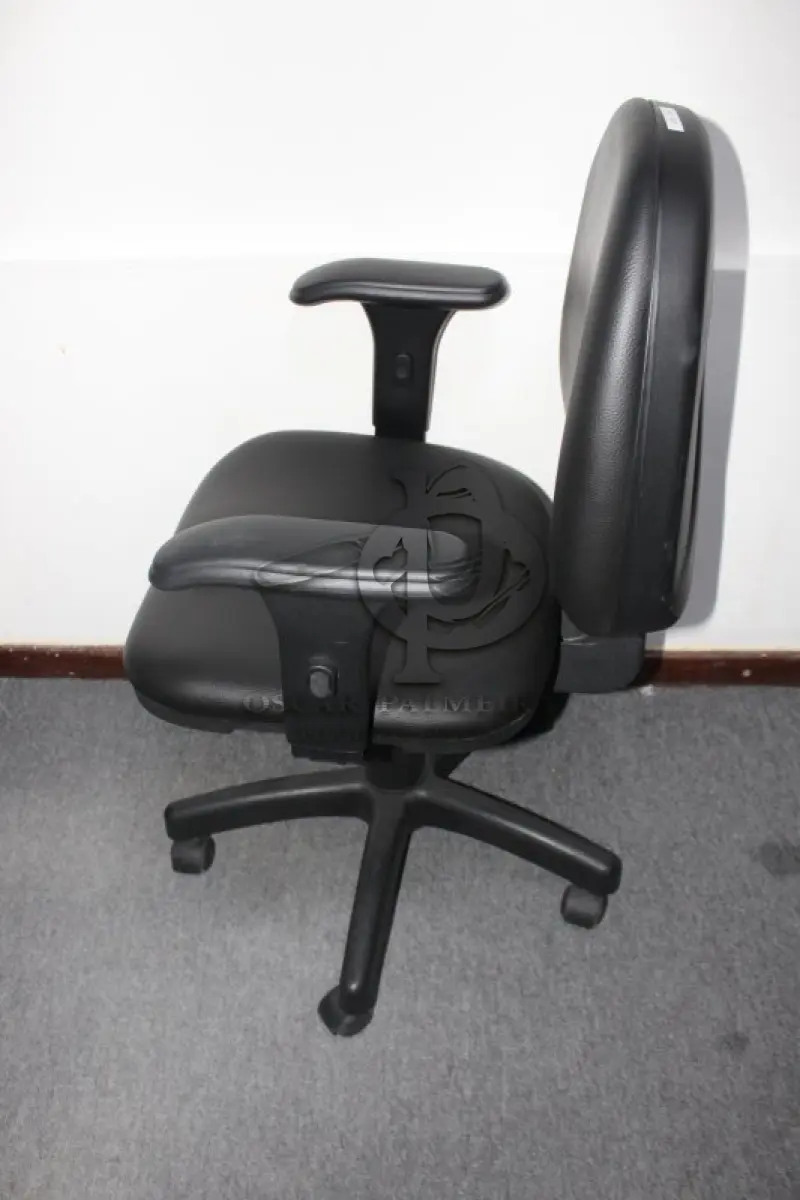 LOTE 0025 - MÓVEL DE ESCRITÓRIO