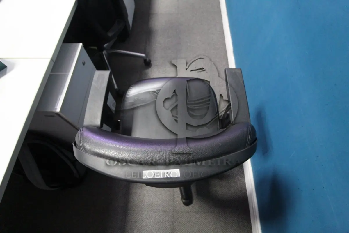 LOTE 0180 - MÓVEL DE ESCRITÓRIO