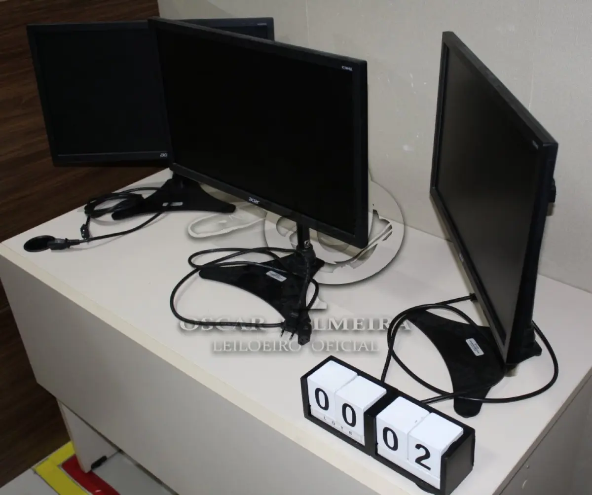 LOTE 002 - CONJUNTO MONITORES