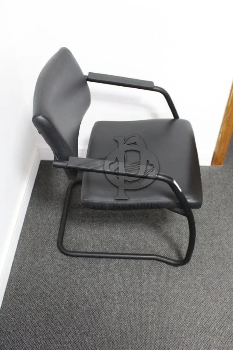 LOTE 0131 - MÓVEL DE ESCRITÓRIO