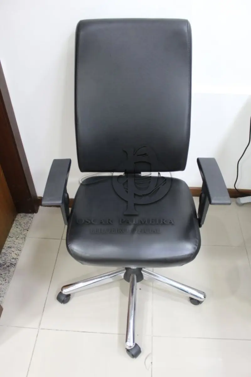 LOTE 0108 - MÓVEL DE ESCRITÓRIO