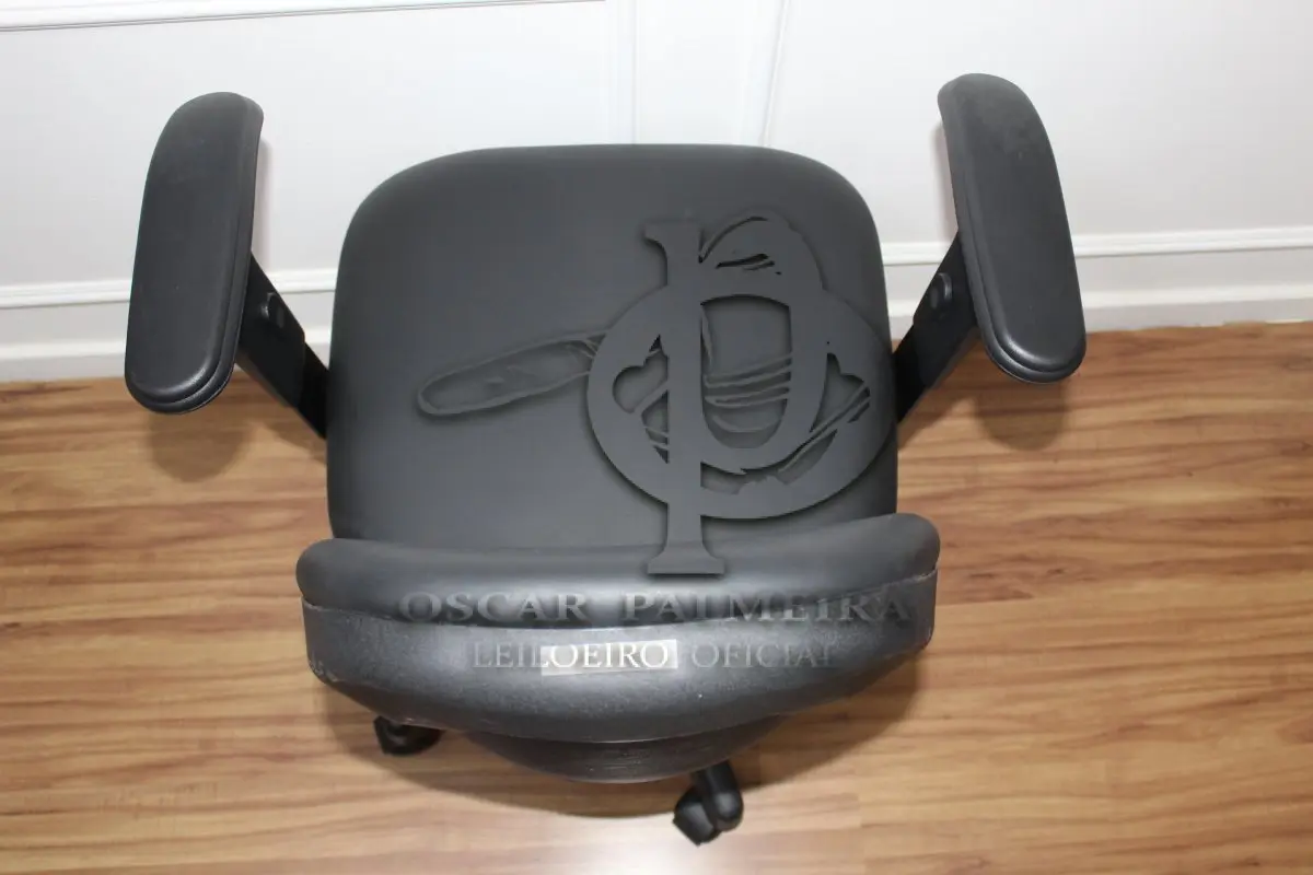 LOTE 0210 - MÓVEL DE ESCRITÓRIO