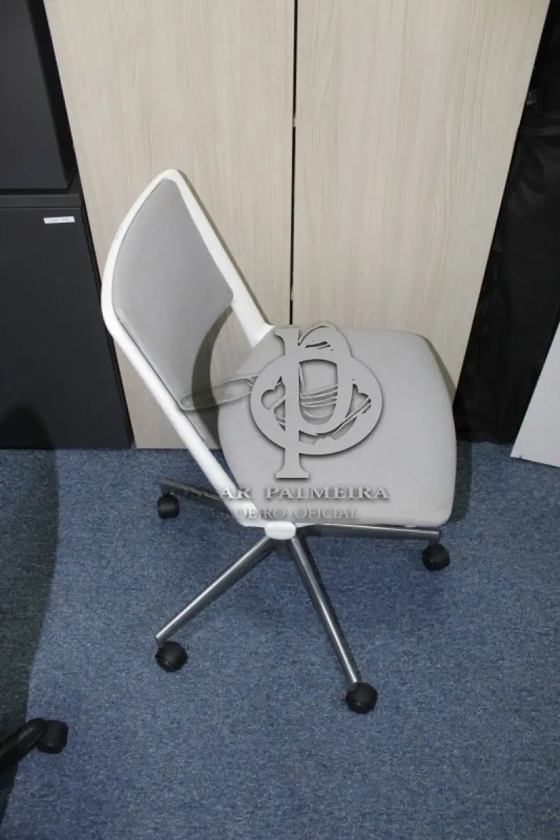 LOTE 0240 - MÓVEL DE ESCRITÓRIO