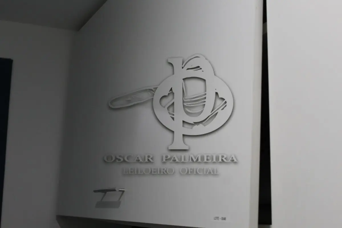 LOTE 0048 - MÓVEL DE ESCRITÓRIO