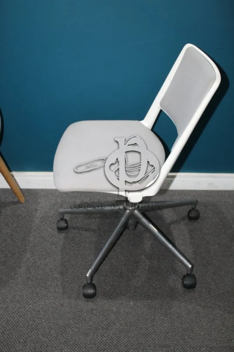 LOTE 0043 - MÓVEL DE ESCRITÓRIO