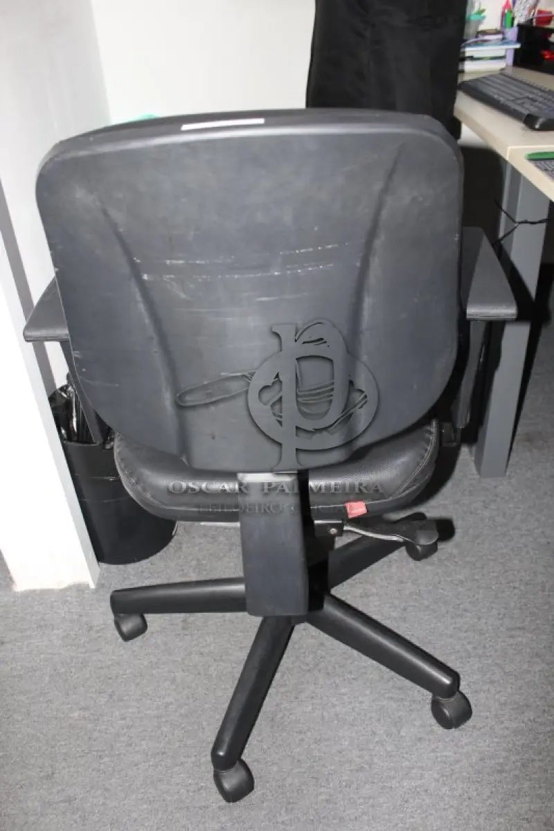 LOTE 0018 - MÓVEL DE ESCRITÓRIO