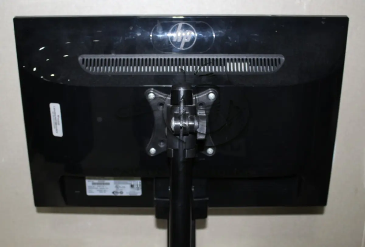 LOTE 022 - CONJUNTO MONITORES