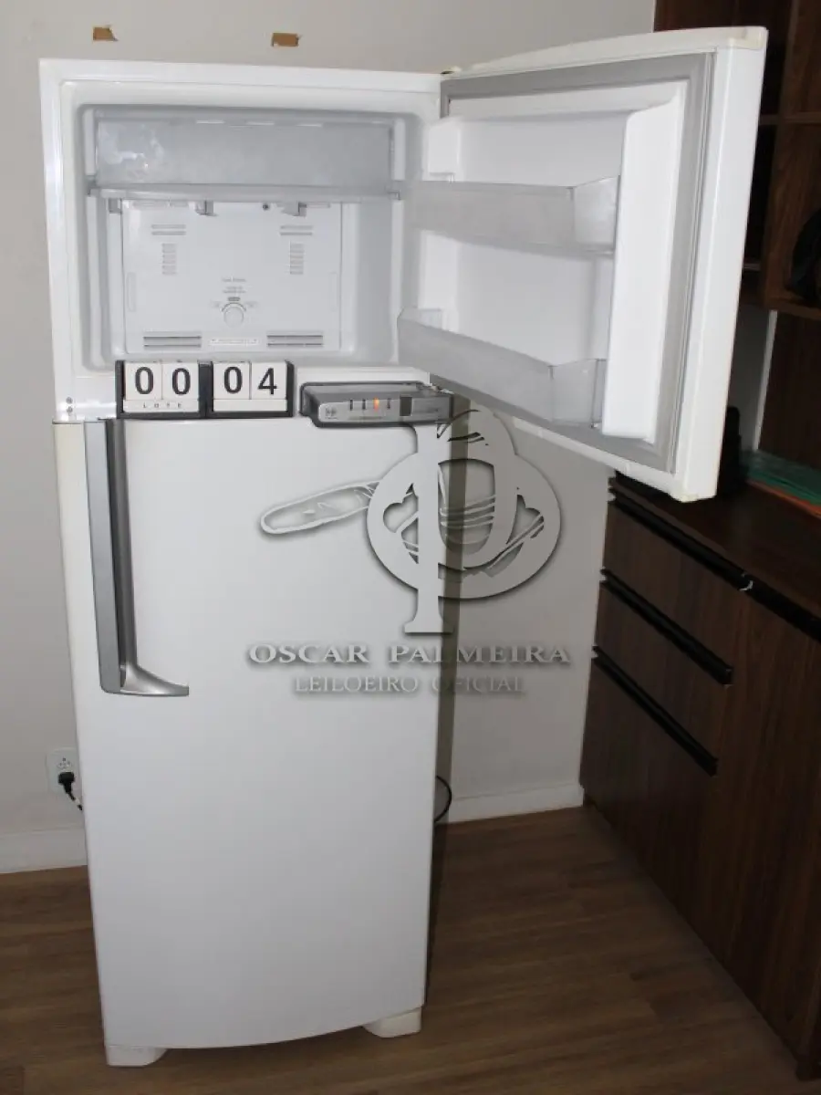 LOTE 004 - REFRIGERADOR BRASTEMP FROST FREE