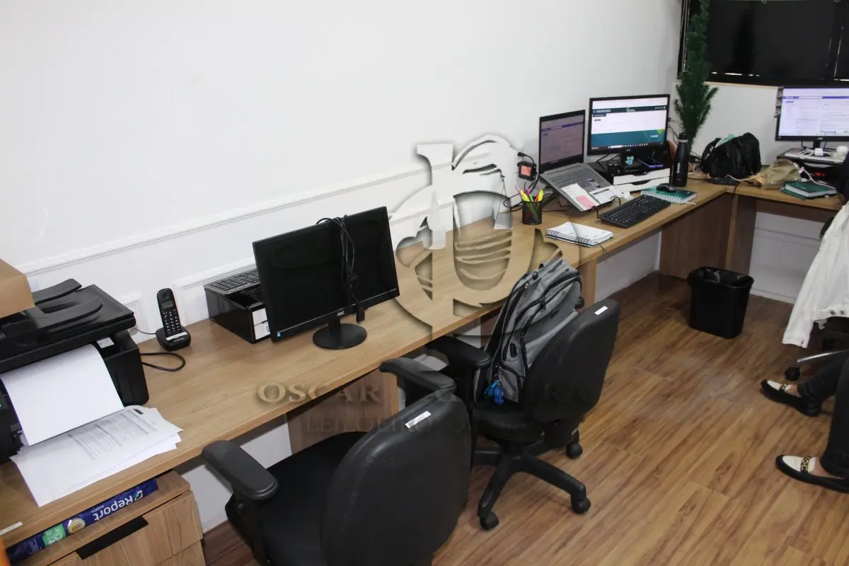 LOTE 0219 - MÓVEL DE ESCRITÓRIO