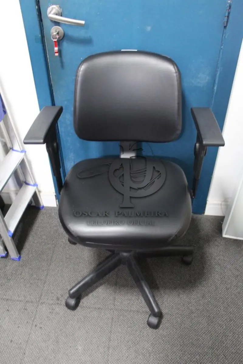 LOTE 0084 - MÓVEL DE ESCRITÓRIO