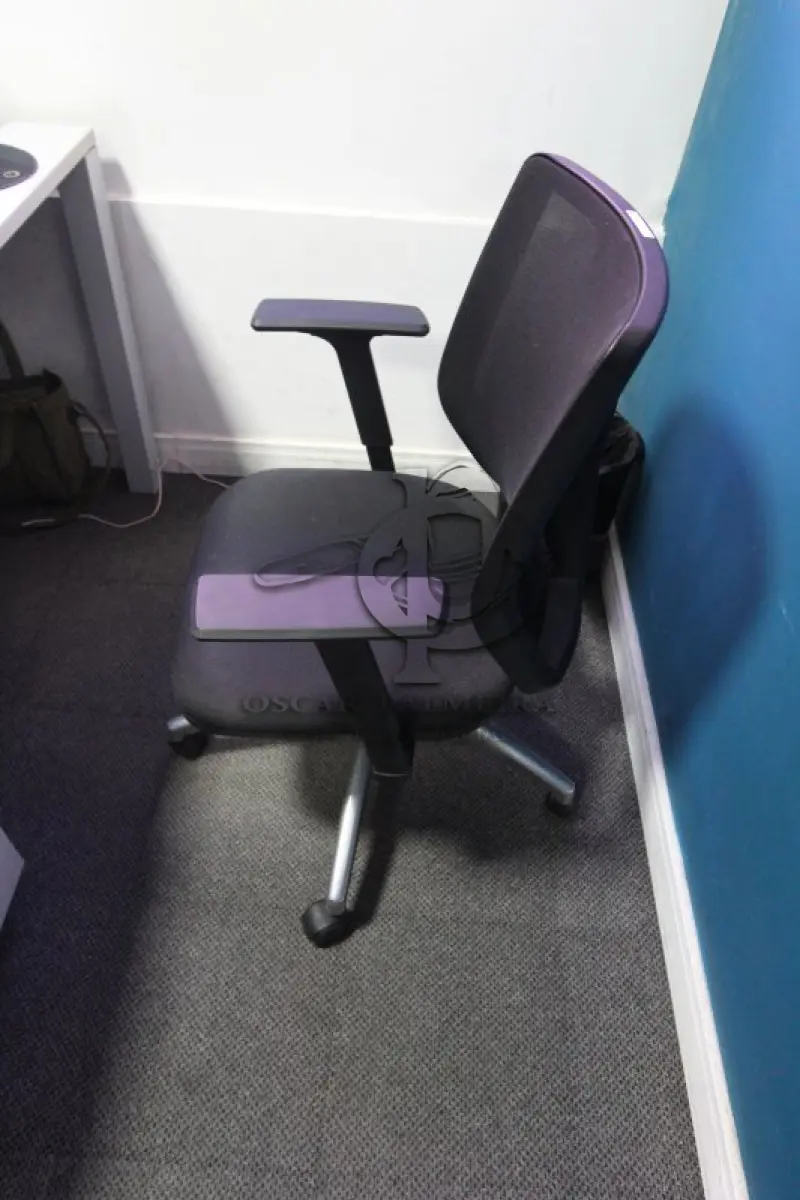 LOTE 0190 - MÓVEL DE ESCRITÓRIO