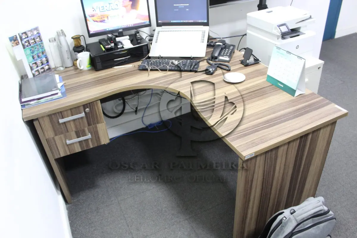 LOTE 0065 - MÓVEL DE ESCRITÓRIO