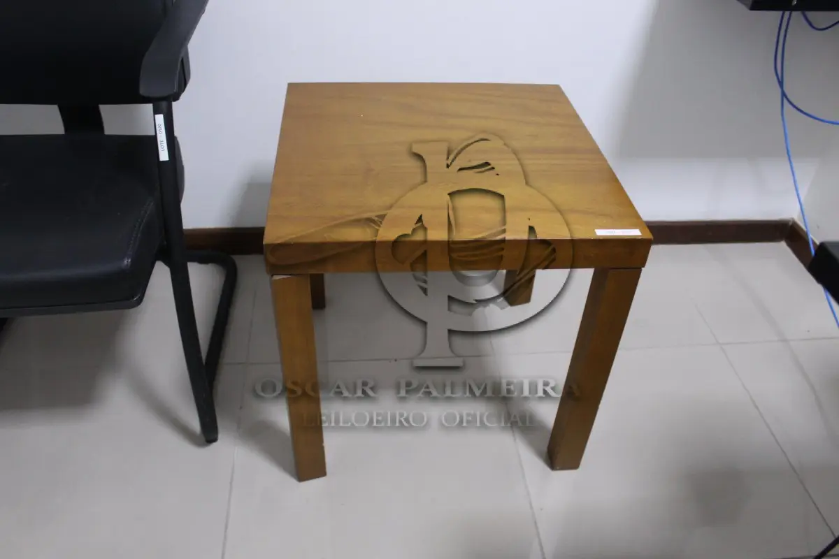 LOTE 0111 - MÓVEL DE ESCRITÓRIO