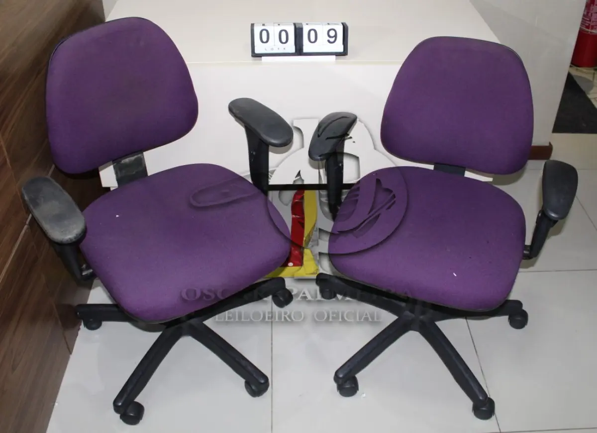 LOTE 009 - CONJ. CADEIRAS