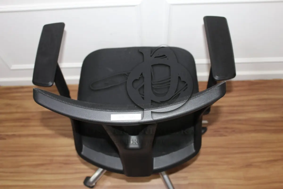 LOTE 0223 - MÓVEL DE ESCRITÓRIO