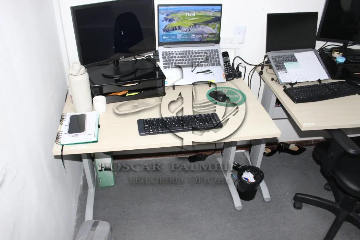 LOTE 0026 - MÓVEL DE ESCRITÓRIO