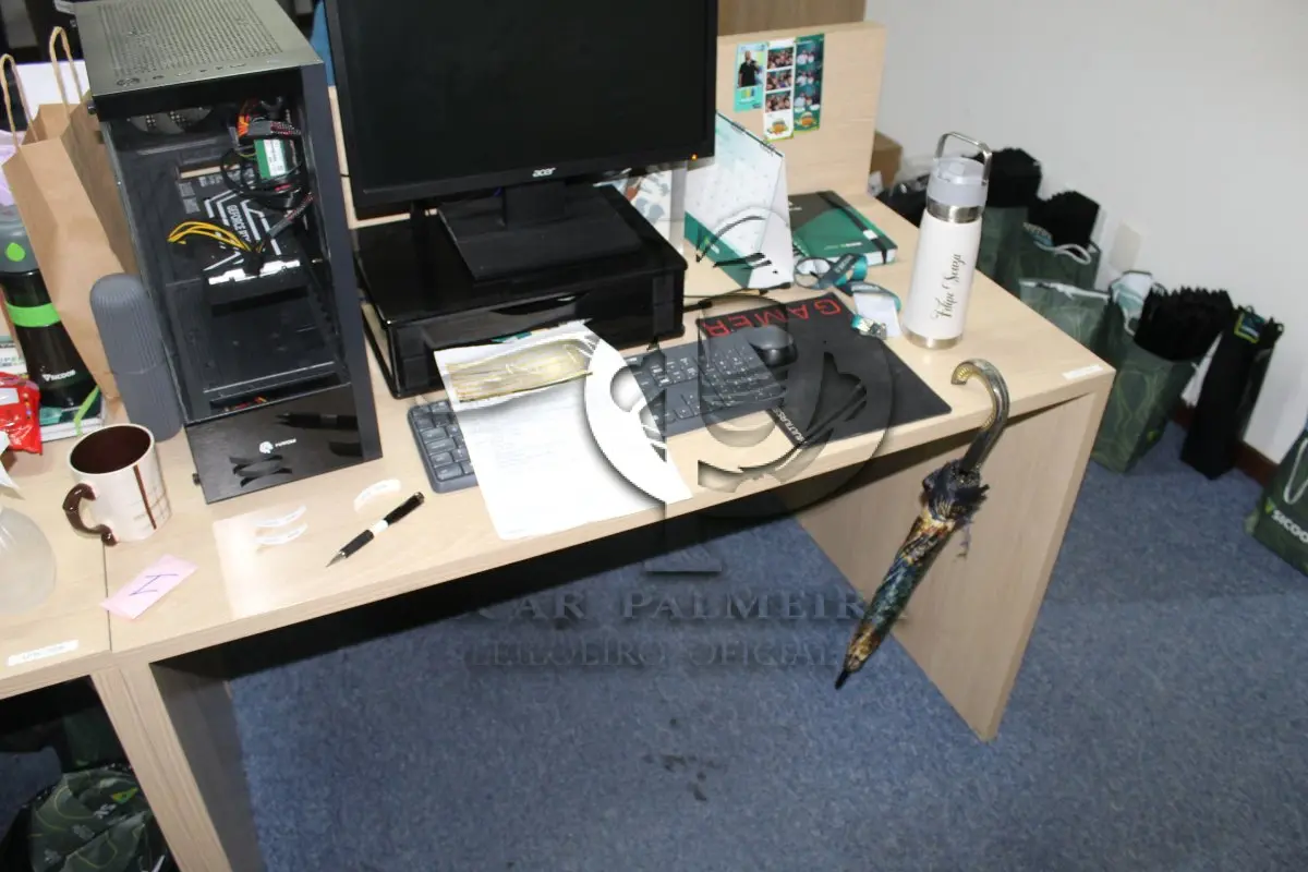 LOTE 0229 - MÓVEL DE ESCRITÓRIO